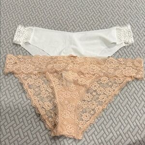 Holster Gilly Hicks Elegant Lace Panty Set - White and Cream size L